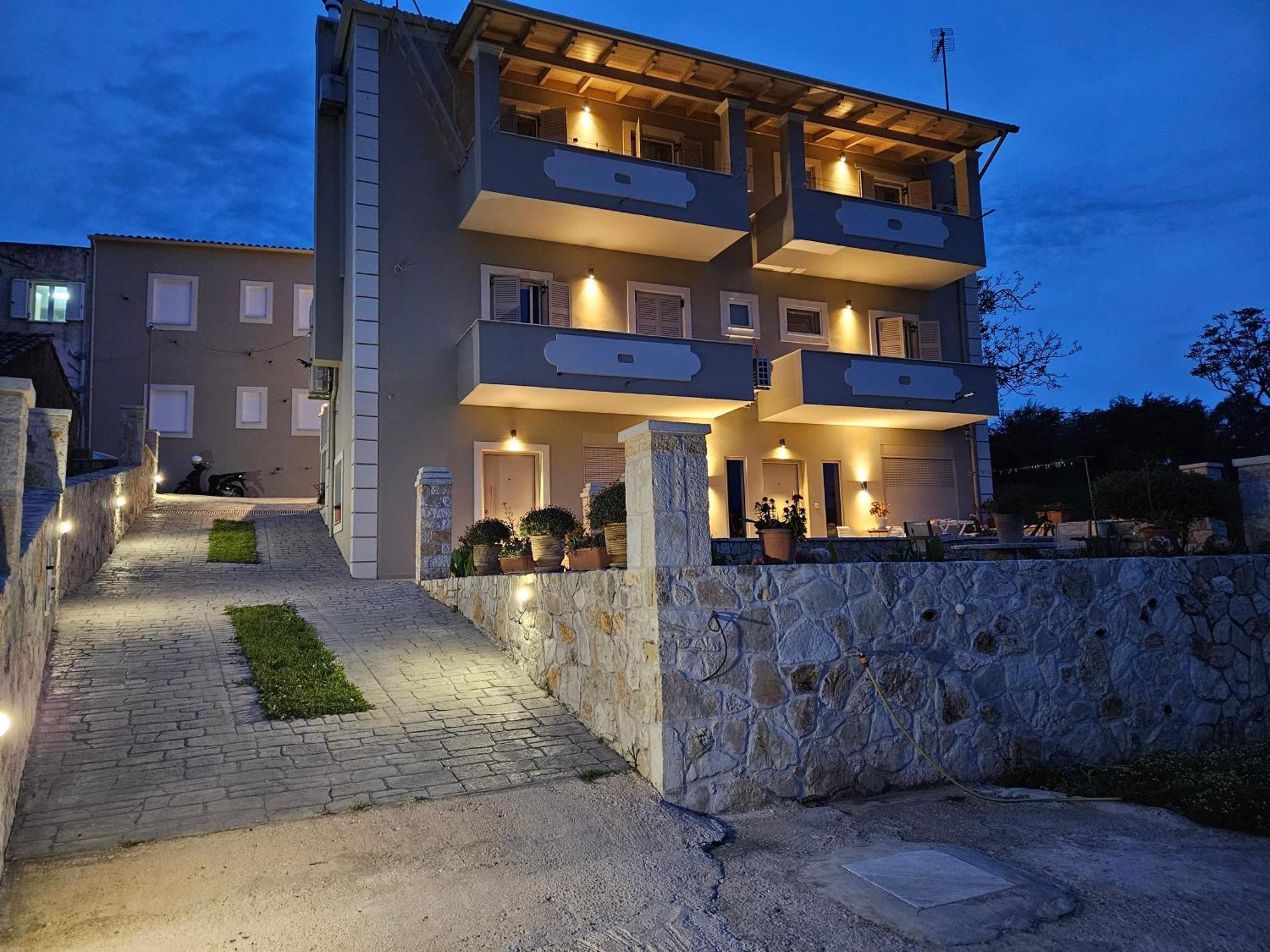 Grey Luxury House Apartment Ипсос Екстериор снимка
