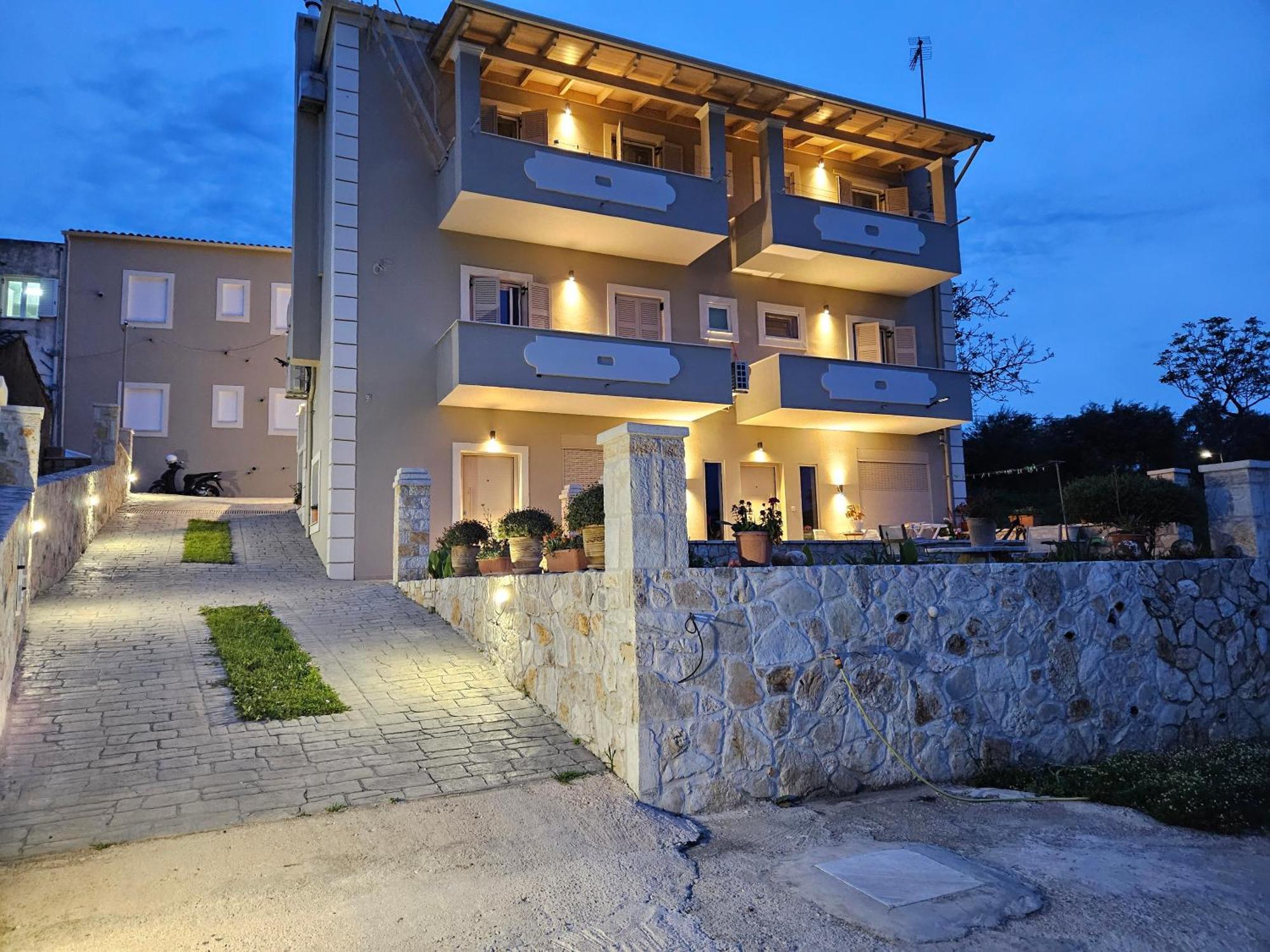 Grey Luxury House Apartment Ипсос Екстериор снимка