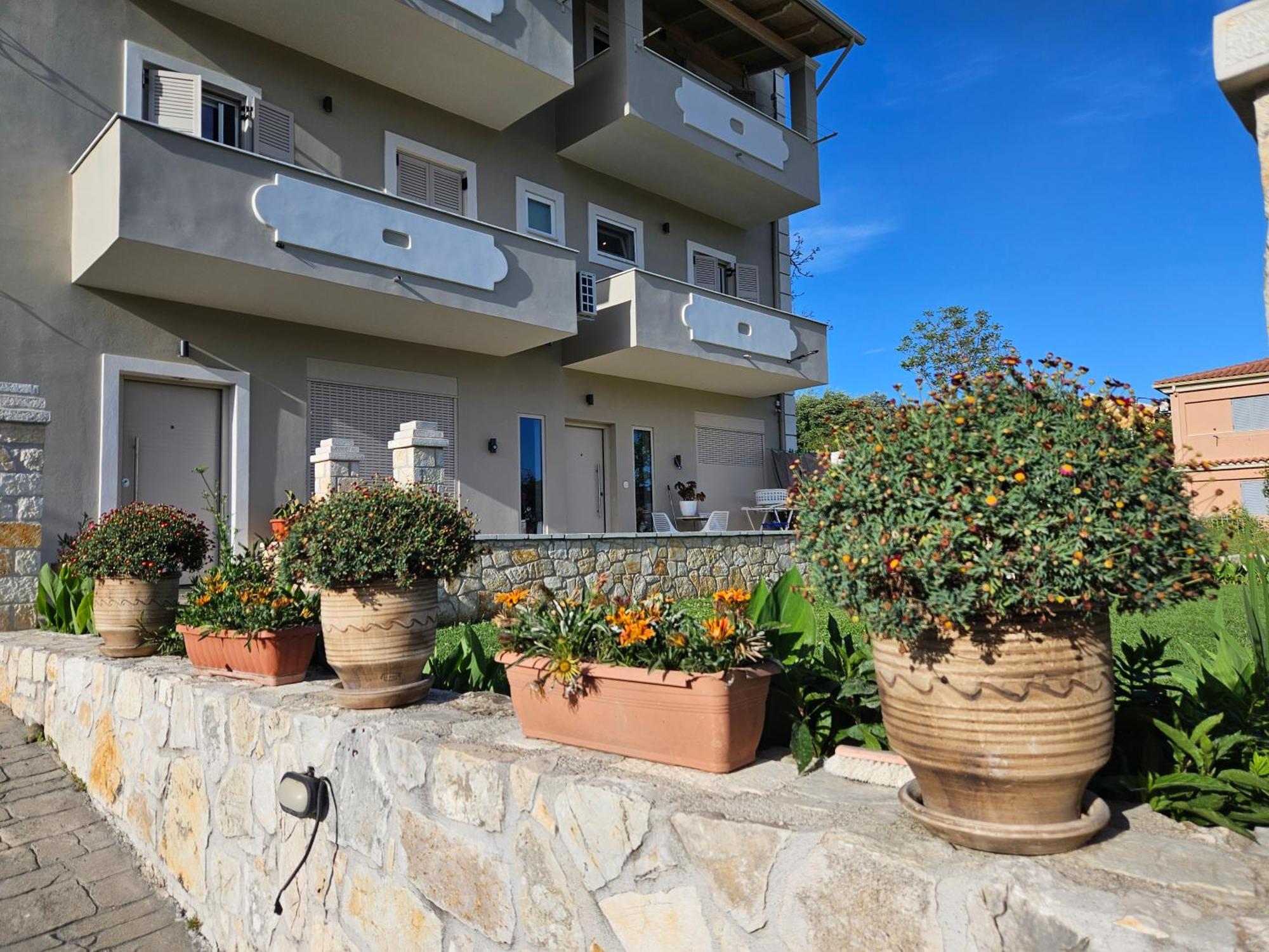 Grey Luxury House Apartment Ипсос Екстериор снимка