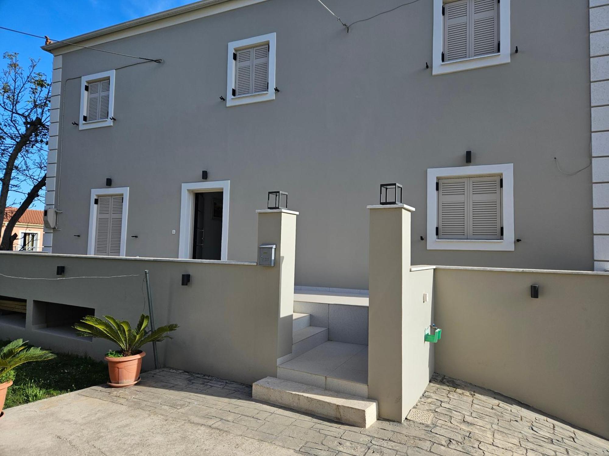 Grey Luxury House Apartment Ипсос Екстериор снимка