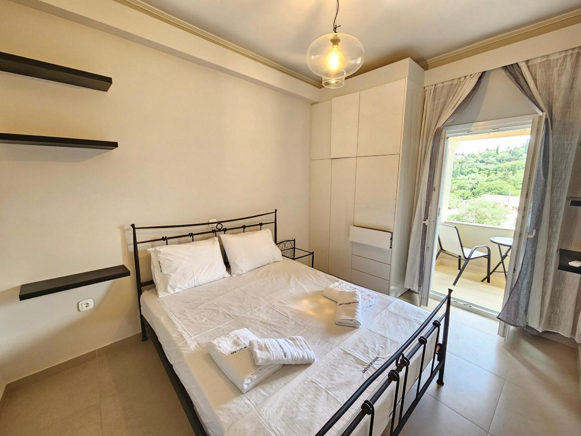 Grey Luxury House Apartment Ипсос Екстериор снимка