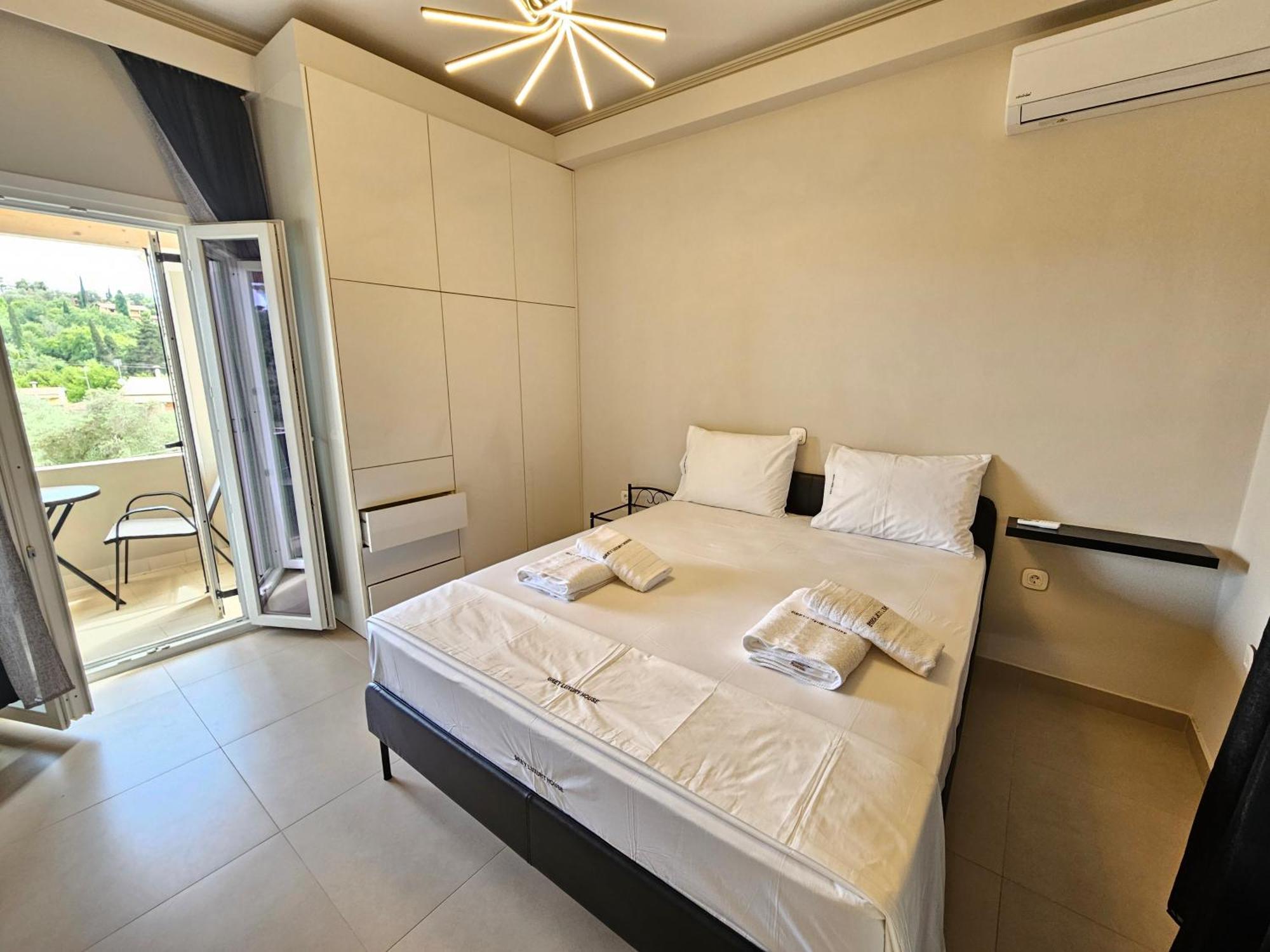 Grey Luxury House Apartment Ипсос Екстериор снимка