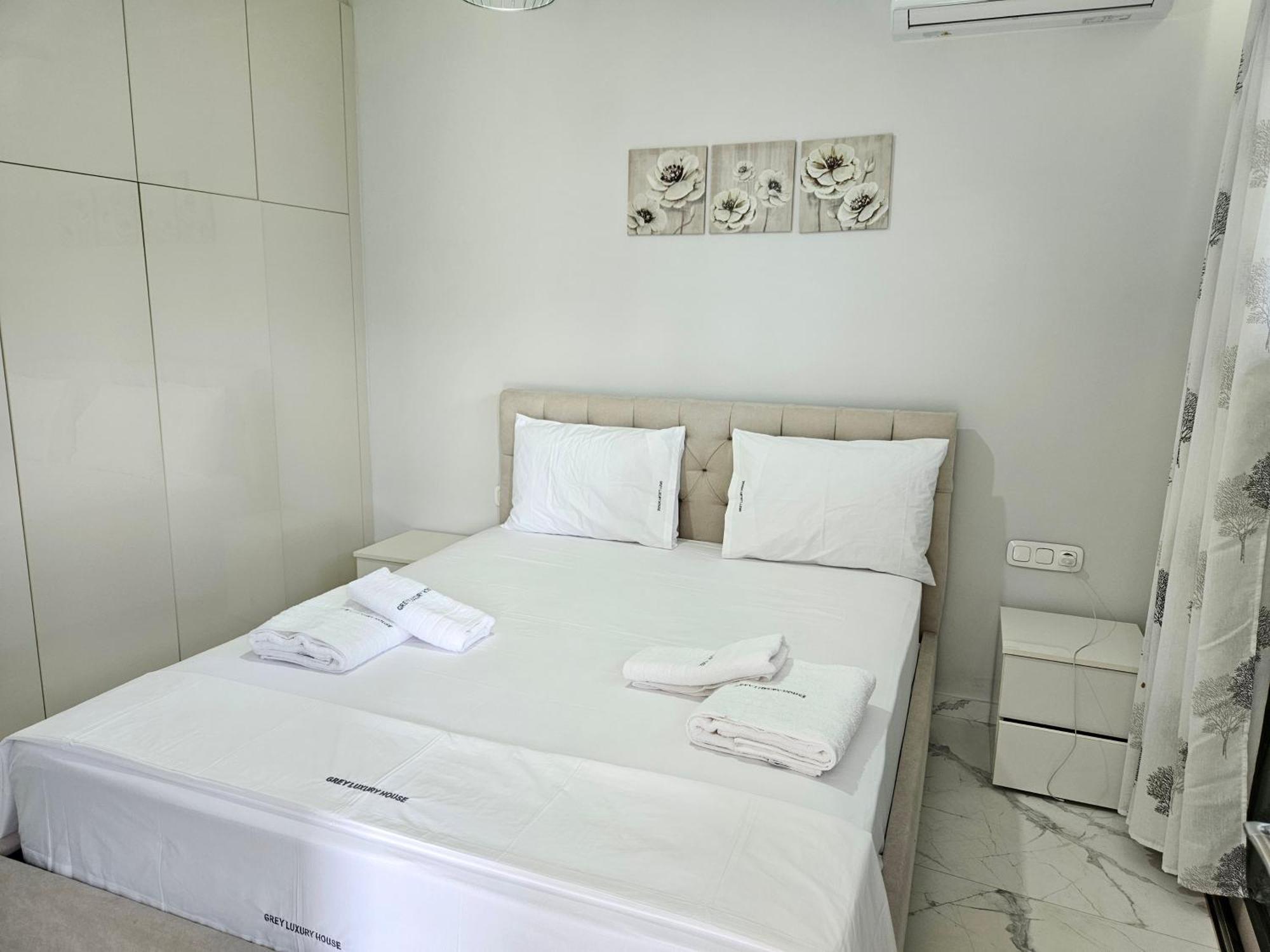 Grey Luxury House Apartment Ипсос Екстериор снимка