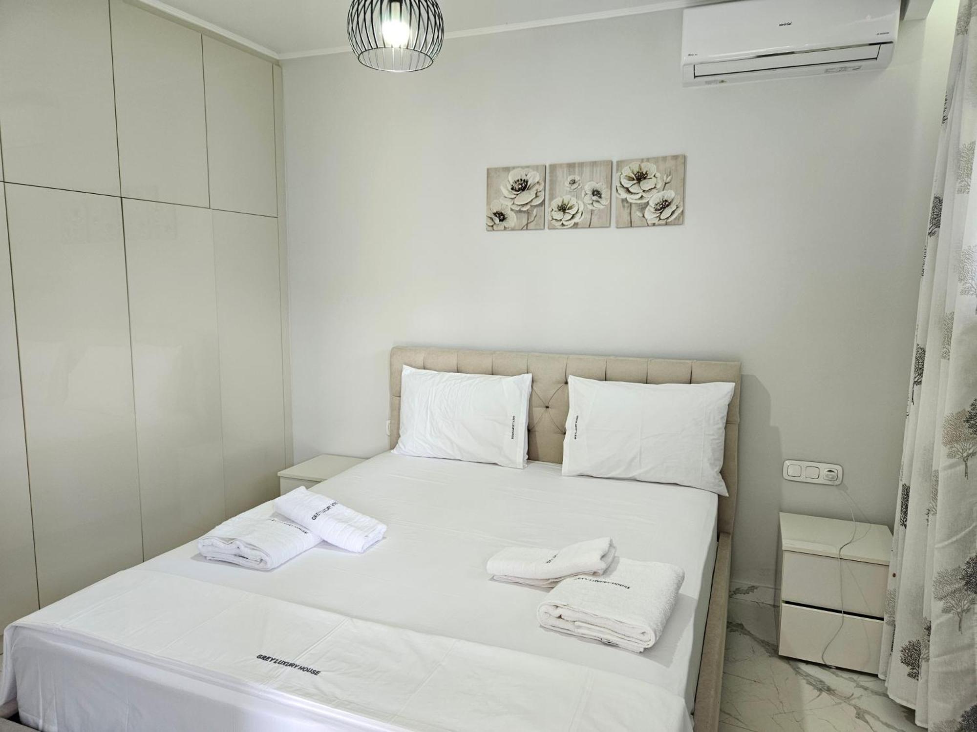 Grey Luxury House Apartment Ипсос Екстериор снимка