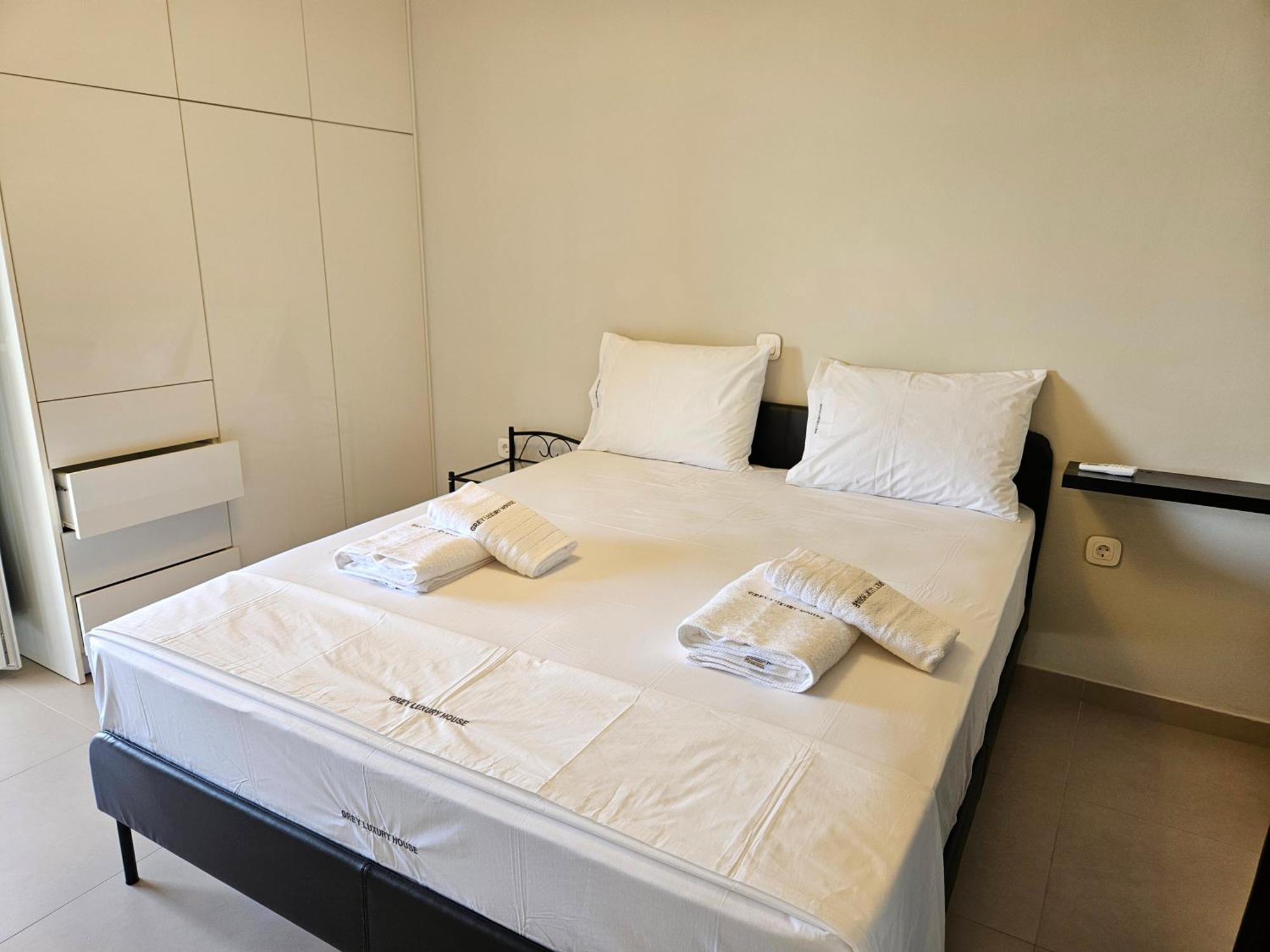 Grey Luxury House Apartment Ипсос Екстериор снимка