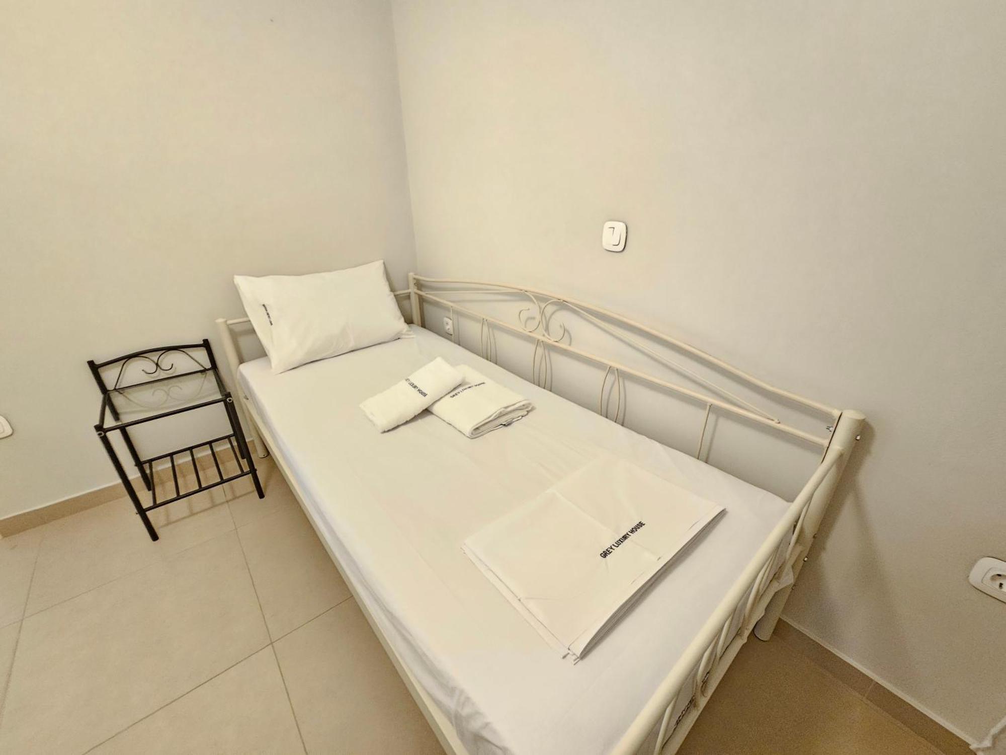 Grey Luxury House Apartment Ипсос Екстериор снимка